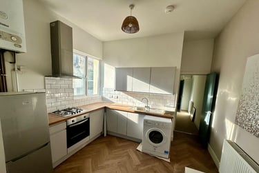 1 bed flat, 17 Woodland Terrace, Greenbank, Plymouth, PL48NL - Image 2